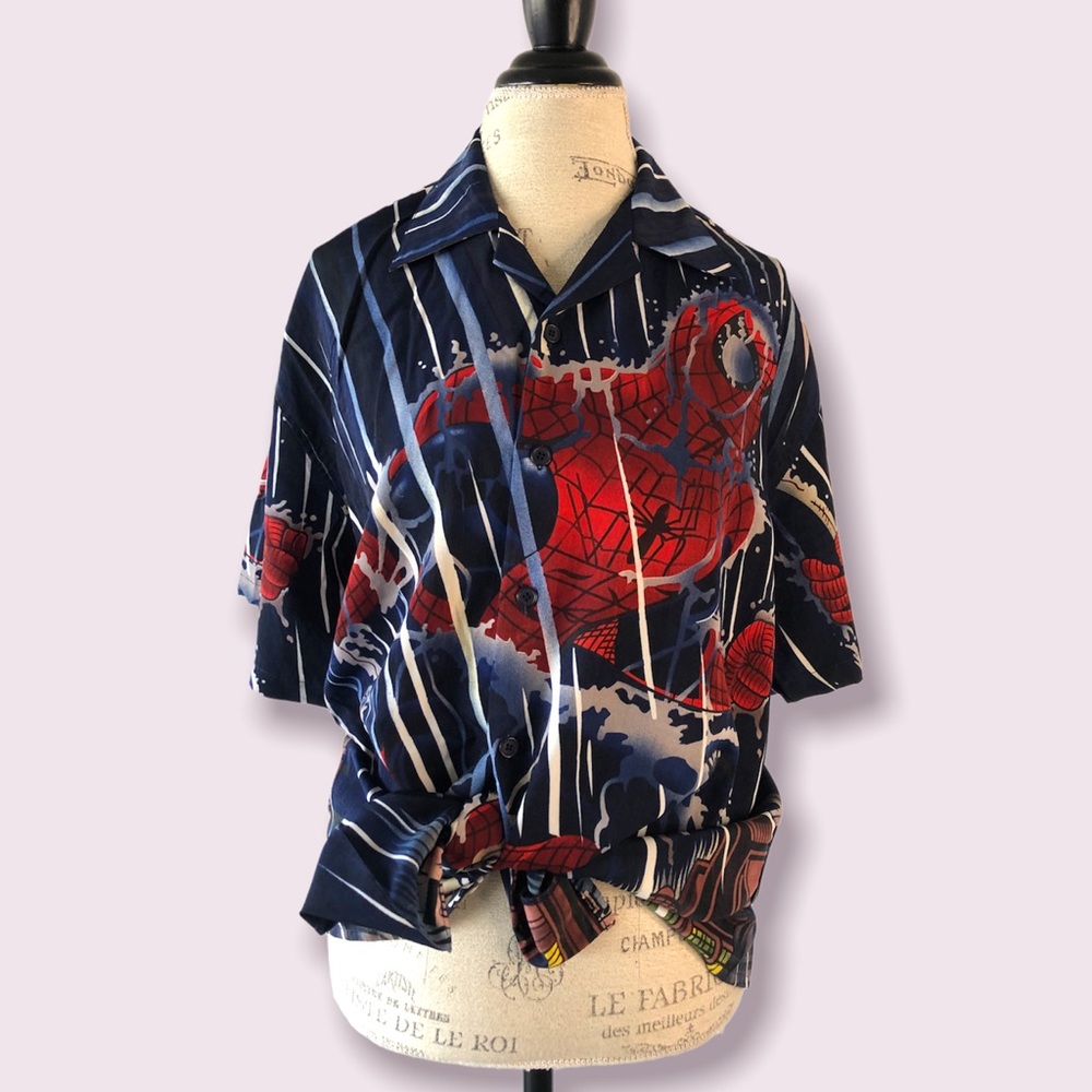 NWT Spider-Man Button Down Tee Small